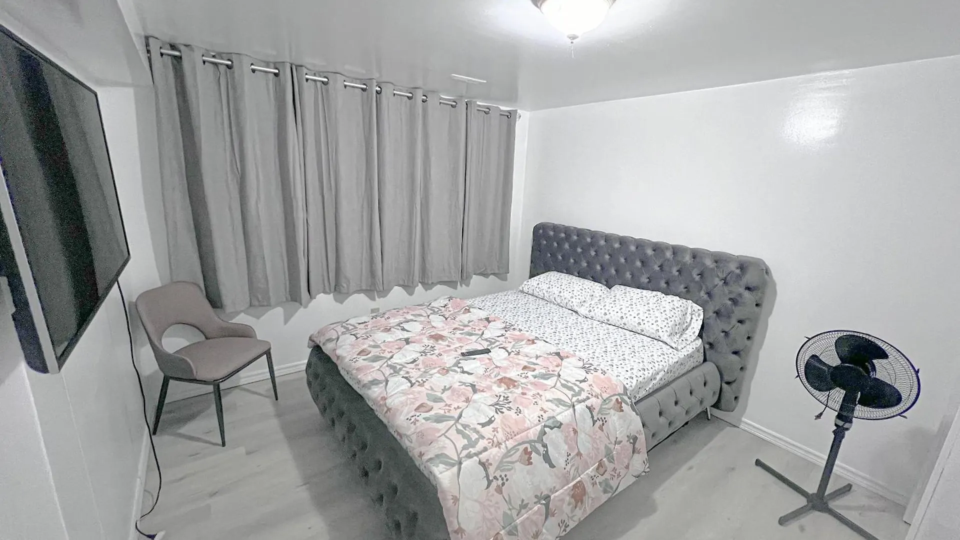 Holiday home D-5 Room Near Airport Brampton